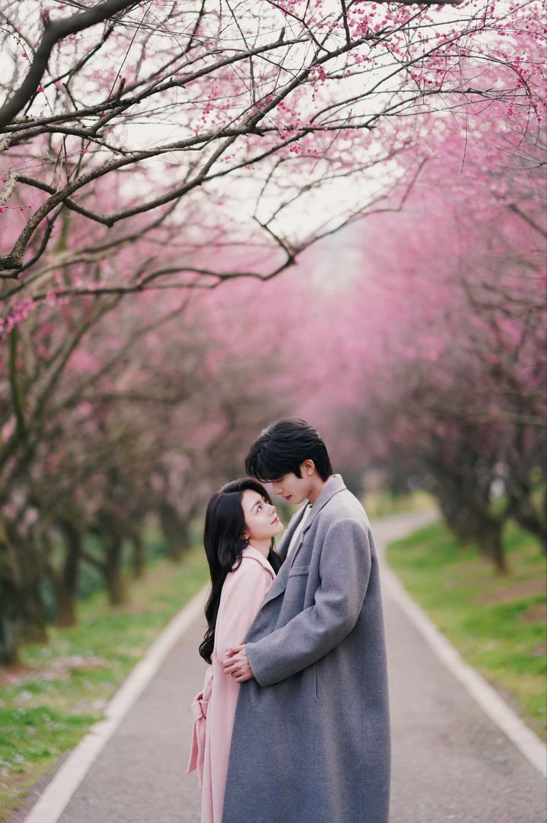 xiaozhuuuzhuu's tweet photo. Because its #LinXi's 13th anniversary. Xingheng will be sharing what she sees in her parents married life ✨️
Its a #LongMai au if you stare too long 😂
https://t.co/1yg4be0iBu https://t.co/4cidL8duKX