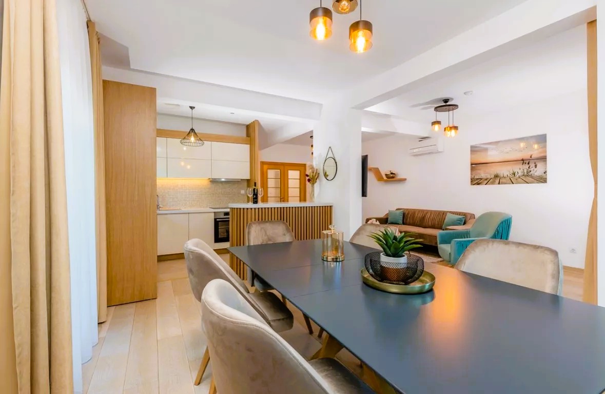 MontenegroReal2's tweet photo. Smart money is moving to Pržno in 2026. 🇲🇪

New 110m² listing: 🔥 0% Transfer Tax (Save 3% via Developer Sale) 
🌊 Panoramic Sea Views 
🌲 350m to Miločer Park 
🏗️ Premium 2016 Monolithic Build 
🛋️ Fully Furnished

https://t.co/AUh6tL46cM

#MontenegroRealEstate #Budva https://t.co/wejfpzg0Ku