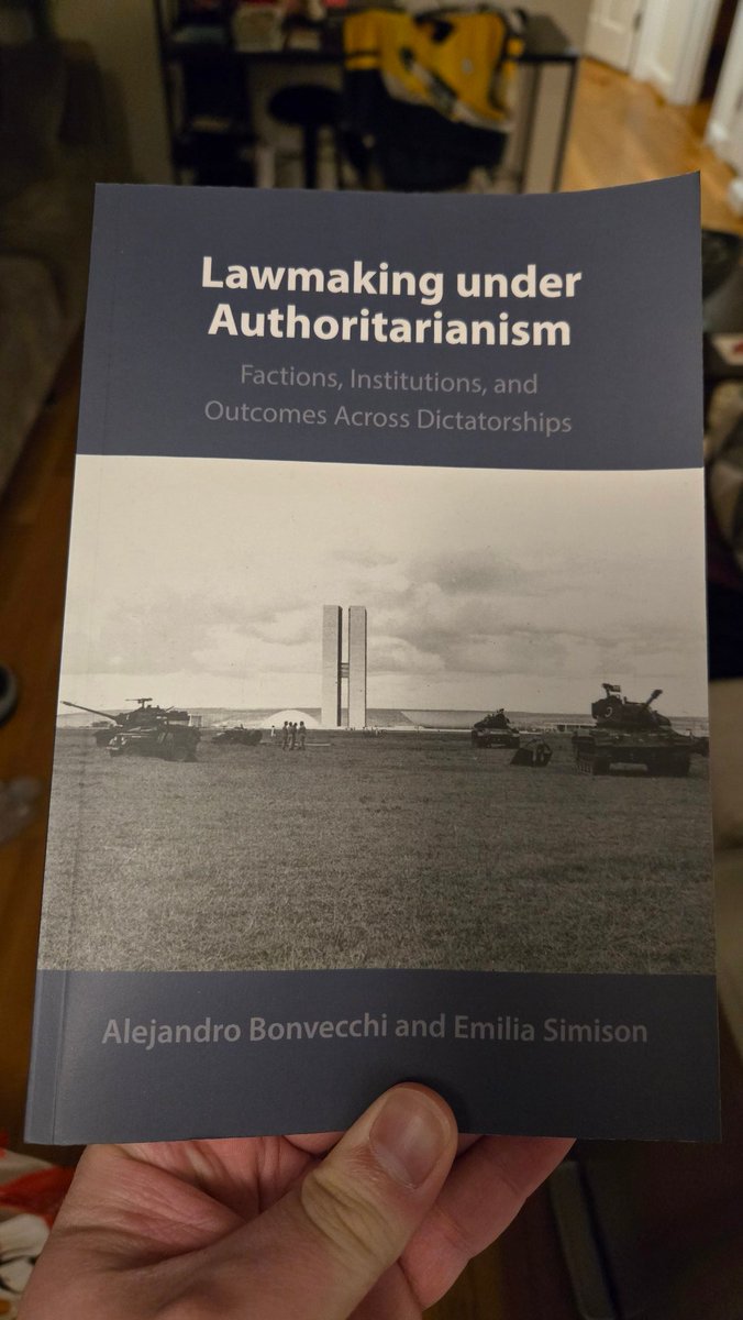 Julian Waller 📖 tweet media