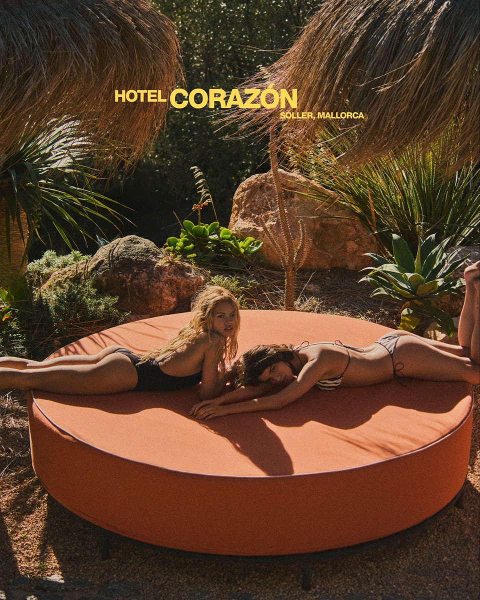 Pull&Bear tweet media