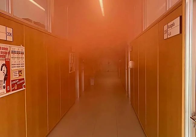 🔴 Intolerable.

Radicales abertzales atacan de manera coordinada las facultades del campus de la UPV / EHU de Vitoria con botes de humo y bengalas pocos días después de que 40 profesores secundaran un texto contra la «hipocresía» del Rectorado al permitir que radicales «campen a