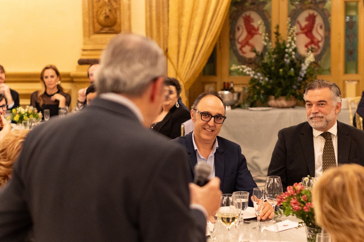 OPC España tweet media