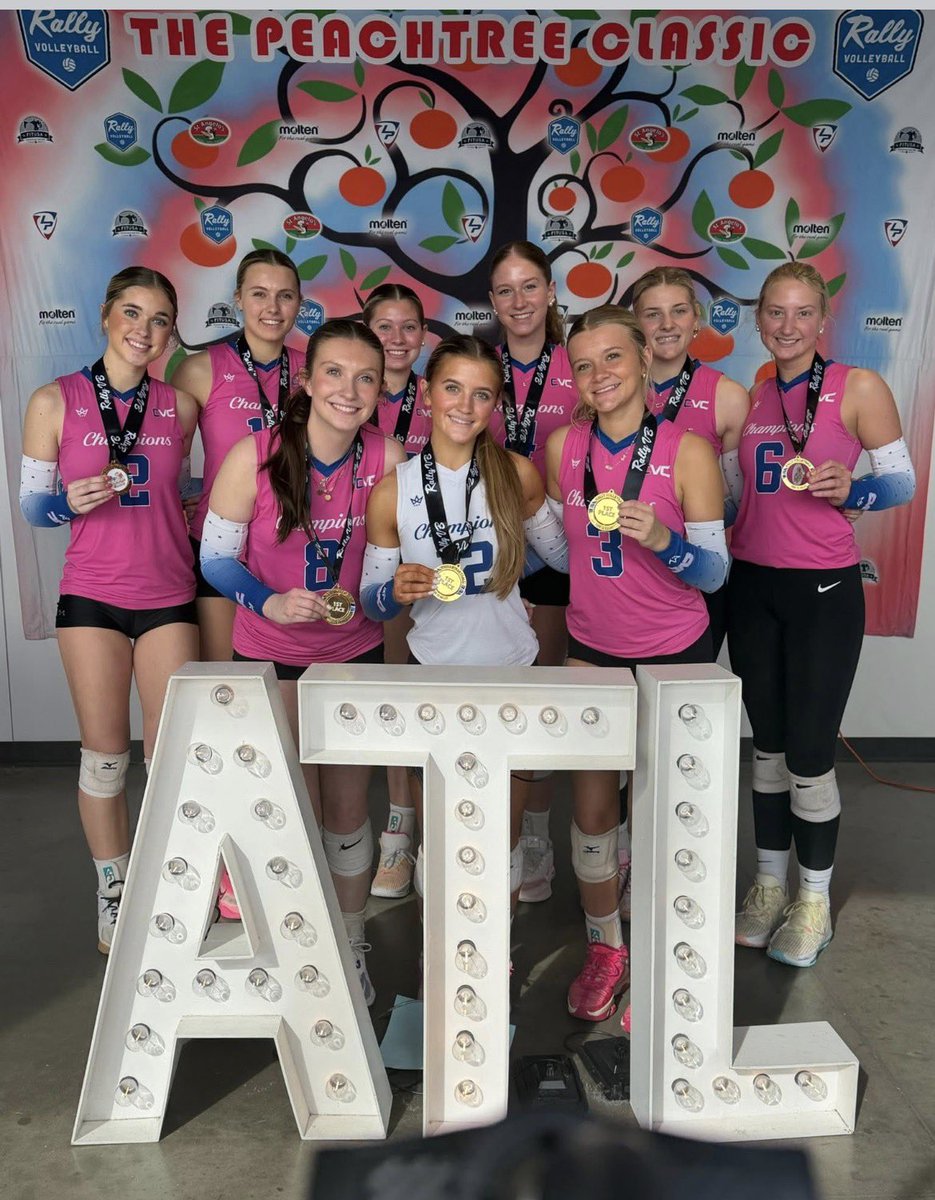 ava_haygood's tweet photo. GOLD BRACKET CHAMPIONS @ The Peachtree Classic @ChampionsSA16 @RallyVB https://t.co/iJN47vecF1