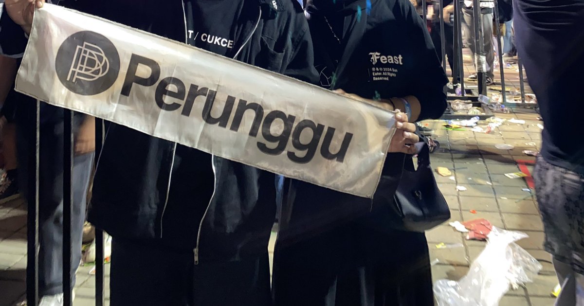 aycalterego's tweet photo. sini egeee mending main sama fanbase sini enak banget ga ada drama saling sikut sosmed, soal nya sikut-sikutan nya beneran di venue😗😗😗 https://t.co/r4l5C0sEXh