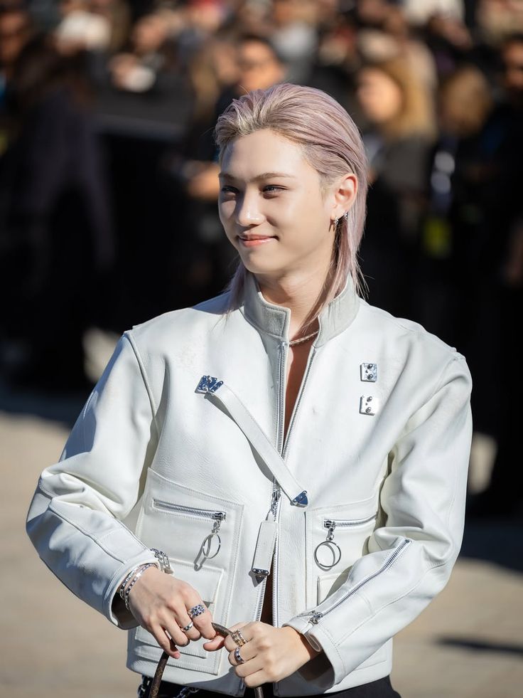 TRENDING PARTY 🎉  

✅ Reply/QRT
✅ RT ALL replies/posts w tags🔁‼️

FELIX FASHION TRAILBLAZER 
#FELIXxLouisVuittonPFW #FELIX
<a href="/LouisVuitton/">Louis Vuitton</a>