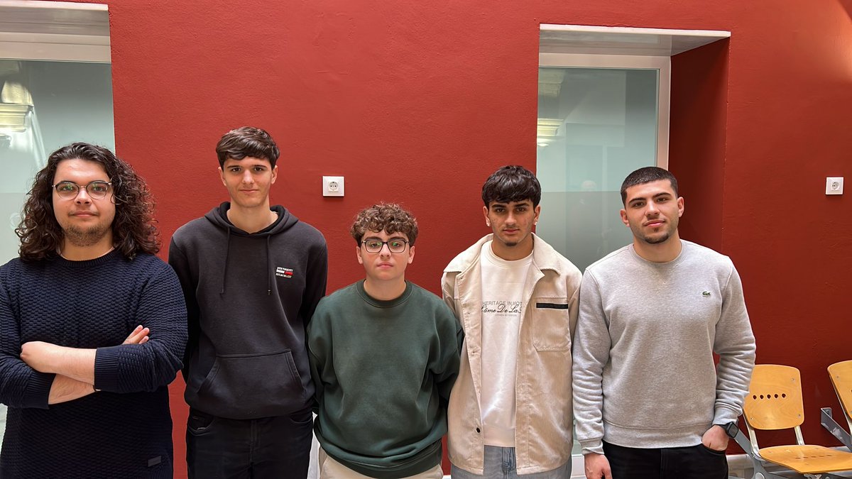 ElPuertoGlobal's tweet photo. 🙋‍♂️🙋‍♀️🖥️ Nuestra empresa impulsa prácticas formativas para conectar el talento joven con el empleo tecnológico y el servicio público

Un total de nueve estudiantes procedentes de nueve centros y entidades formativas realizan aquí sus prácticas.

🔗https://t.co/CF3foTU6iD

#ElPuerto https://t.co/JogJ3A4exS