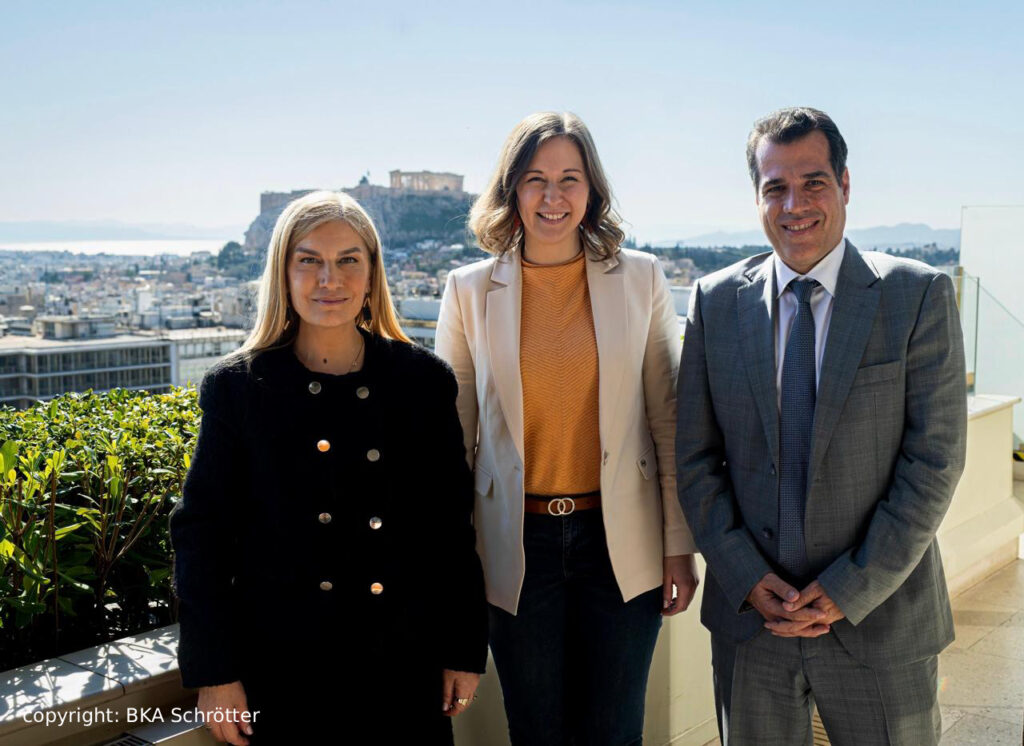 Υπουργείο Μετανάστευσης & Ασύλου tweet media