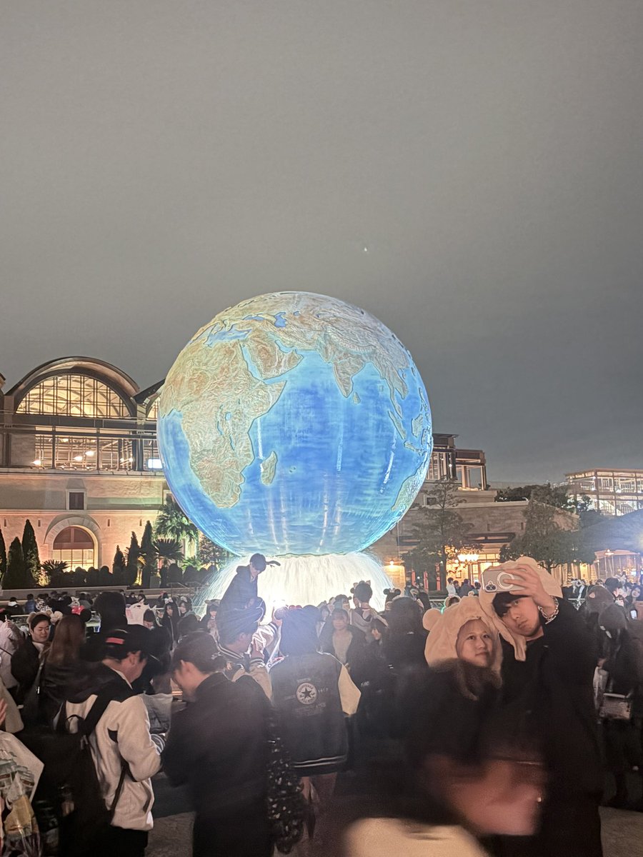 tabedayon's tweet photo. 夢の国🏰🐭 https://t.co/fuV3ZI4529