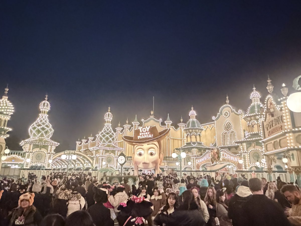 tabedayon's tweet photo. 夢の国🏰🐭 https://t.co/fuV3ZI4529