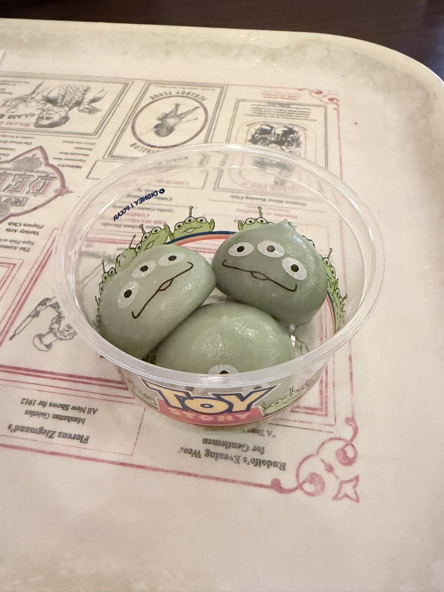 tabedayon's tweet photo. 夢の国🏰🐭 https://t.co/fuV3ZI4529