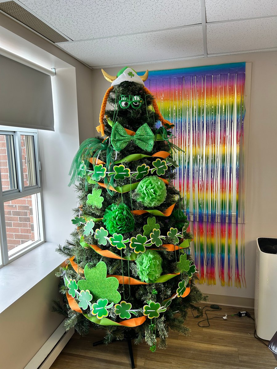 HCSSGreyBruce's tweet photo. ๐Shamrocks, rainbows, and a pot of gold๐ฐ... The East Grey Day Away location loves an excuse to decorate and brighten everyone's day! They are ready for some St. Patricks fun in March ๐
#HCSSGreyBruce #StPatricksDay #DayAwayProgram #MarchFun #CommunityCare https://t.co/HM5hLenTpH