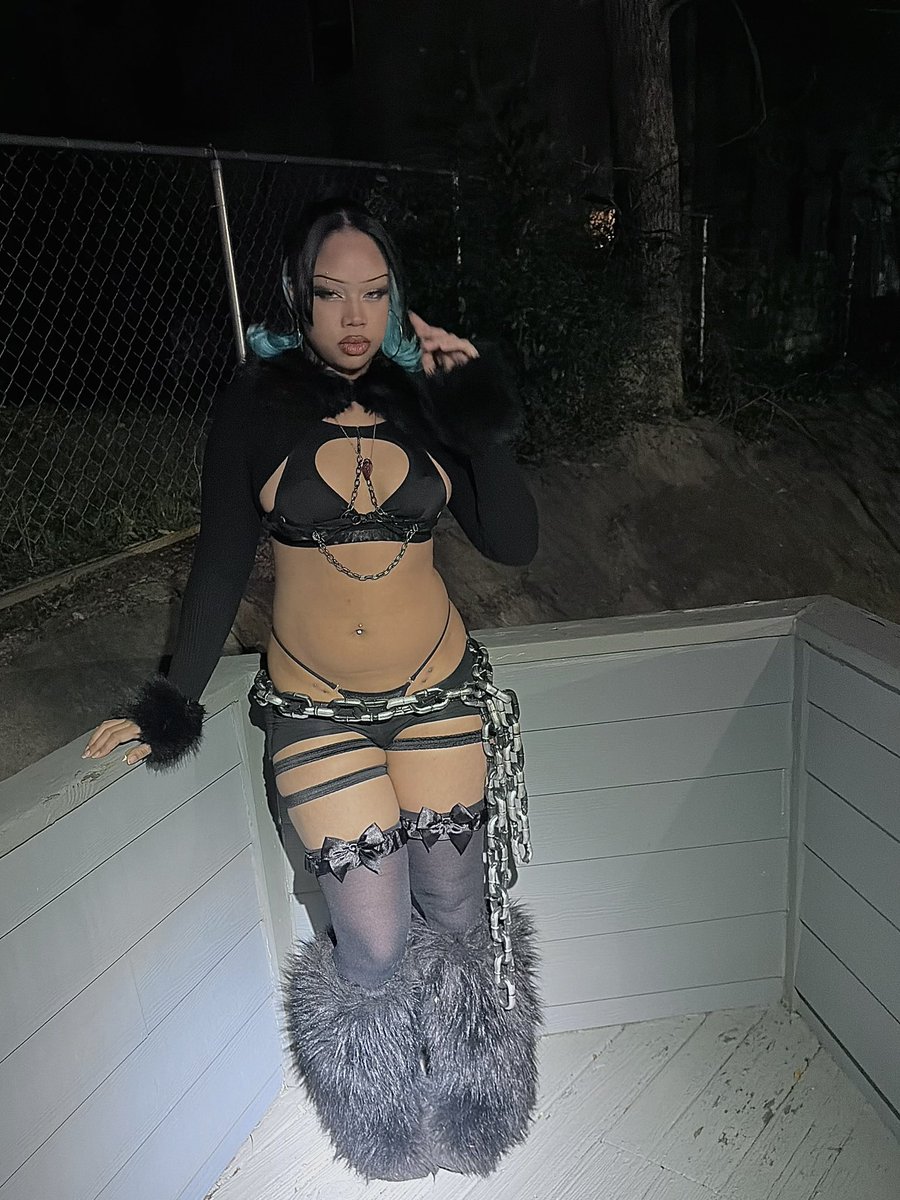 EnvyEvian's tweet photo. the link never left the bio 🤷🏽‍♀️ https://t.co/2I6iZlF8vQ