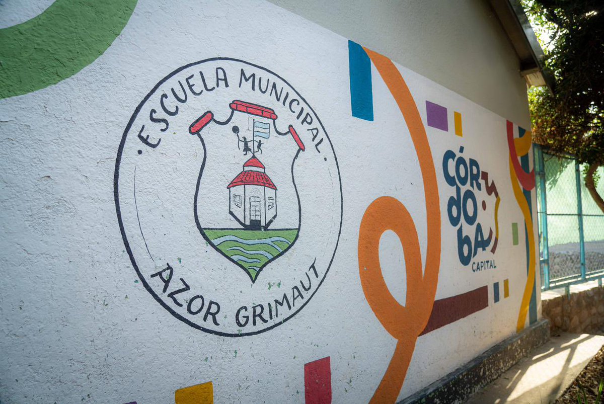 miguelsiciliano's tweet photo. ¡VOLVEMOS A LAS CLASES! 🤝 INICIO DE CICLO LECTIVO EN BARRIO COMERCIAL

Cada inicio de clases es un día especial, tanto para aquellos que tienen su primer día en la escuela, como para aquellos que se reencuentran con sus compañeros y l@s docentes después de las vacaciones. Junto a @PasseriniOk celebramos la apertura del año lectivo en la escuela municipal Azor Grimaut con los alumnos, padres, seños y toda la comunidad educativa. ¡Que sea un gran 2026!