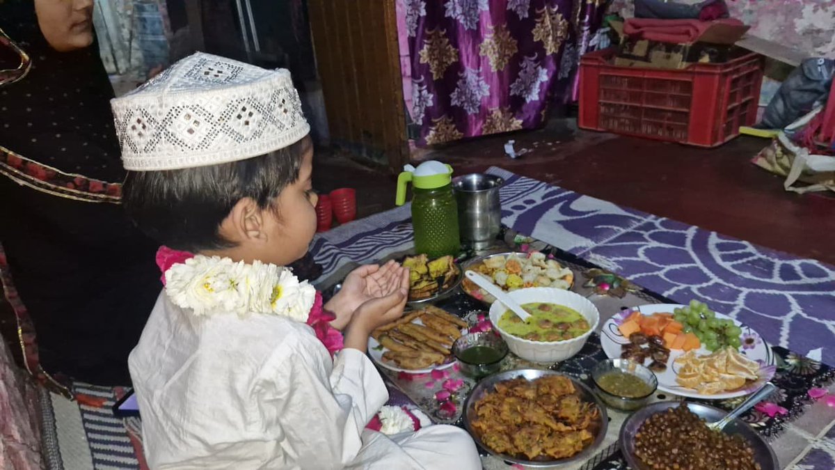 bstvlive's tweet photo. इटावा: भरथना में नन्हे रोजेदार की बड़ी दुआ
➡5 साल के शाबान ने रखा पहला रोजा
➡रोजा खोल मांगी देश में अमन-चैन की दुआ
#Itawa #Rojedar #AmanChain @etawahpolice https://t.co/UoqzqwMp2F