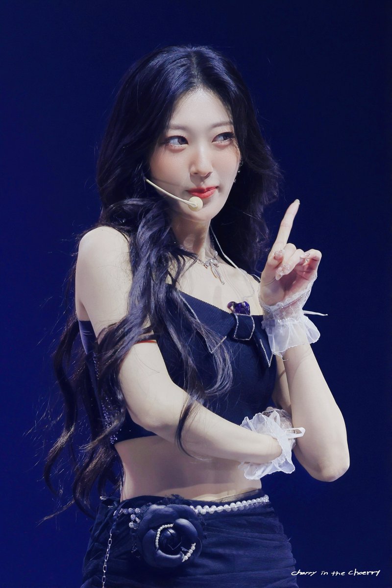 𝑪𝒉𝒆𝒓𝒓𝒚 𝒊𝒏 𝒕𝒉𝒆 𝑪𝒉𝒐𝒆𝒓𝒓𝒚 🍒 tweet media