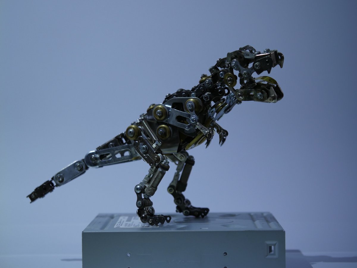 ネジアートの参考のためにググってた時見つけたトリケラトプスの作者