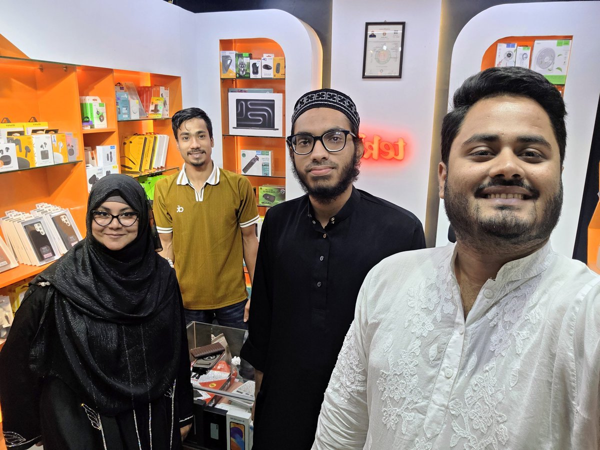 Tekli_Shop's tweet photo. Team Tekli 🧡 https://t.co/GF5kUkChw0