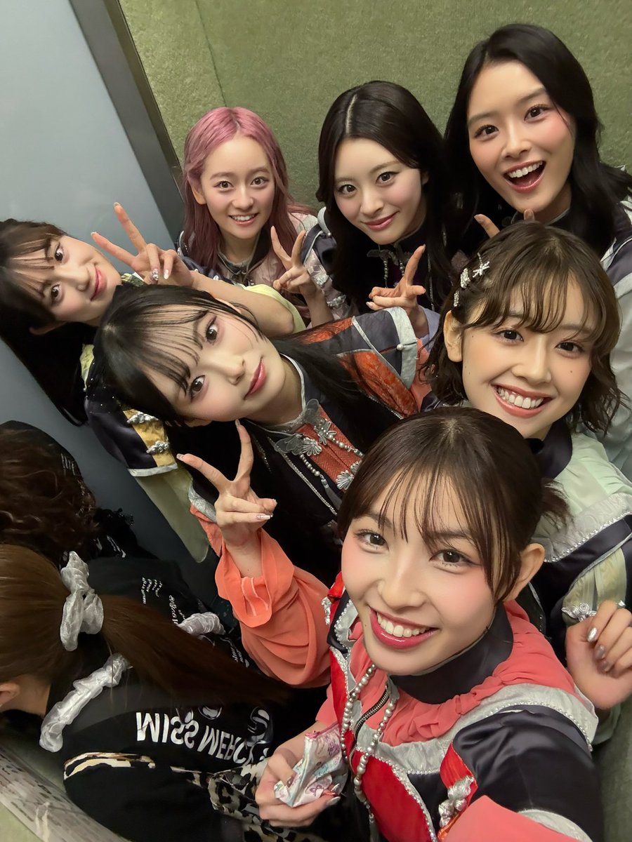 shuka_gushi's tweet photo. MISS MERCY4周年を迎えました！！
いつも応援してくれるMirrorのおかげで今私たちはステージに立ってパフォーマンスをできているんだなと改めて実感しました✨
本当にいつもありがとう！！
5年目はもっとMISS MERCYを大好きになってくれるMirrorを増やして、LIVEを観に来てくれる方が増えるように7人全員で頑張ります❤️‍🔥💪🏻
Mirrorが時間をかけて私たちに会いに来てくれたり、SNSを見てくれている分楽しい時間と幸せな時間を届けられるグループになります🫶🏻
これからも応援よろしくお願いします！
#MISSMERCY #具志柊花