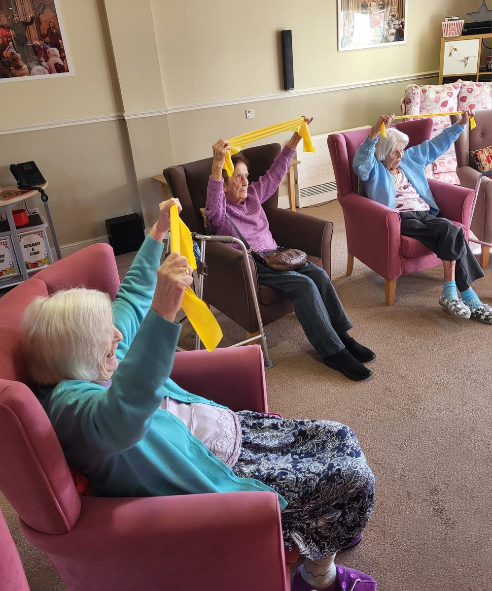 Bristolcarehome's tweet image. 💪✨ A Strong Start to the Week at Quarry House! ✨💪

Our residents kicked off the week with a fantastic exercise session led by our wonderful in-house physio tech, Barny ! 💙

#QuarryHouse #ActiveLiving #StrengthAndFlexibility #Wellbeing