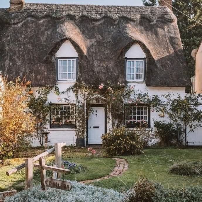 Cutest Cottages🏡🫖🪻 tweet media