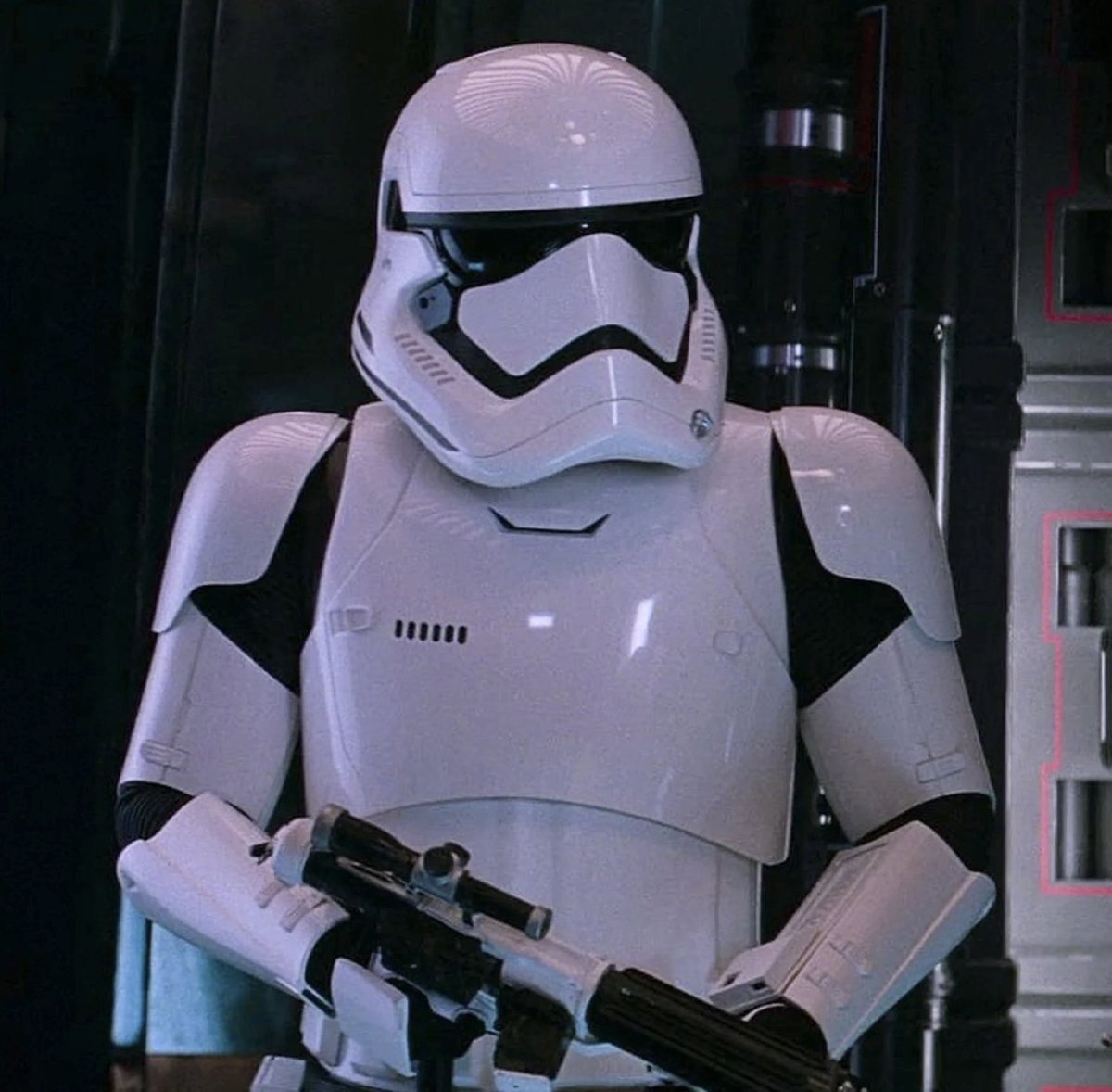 cosmic_marvel's tweet photo. Happy 58th birthday to Daniel Craig!

He played FN-1824, one of the Stormtroopers in ‘Star Wars: The Force Awakens’ https://t.co/T8puKSnVu4