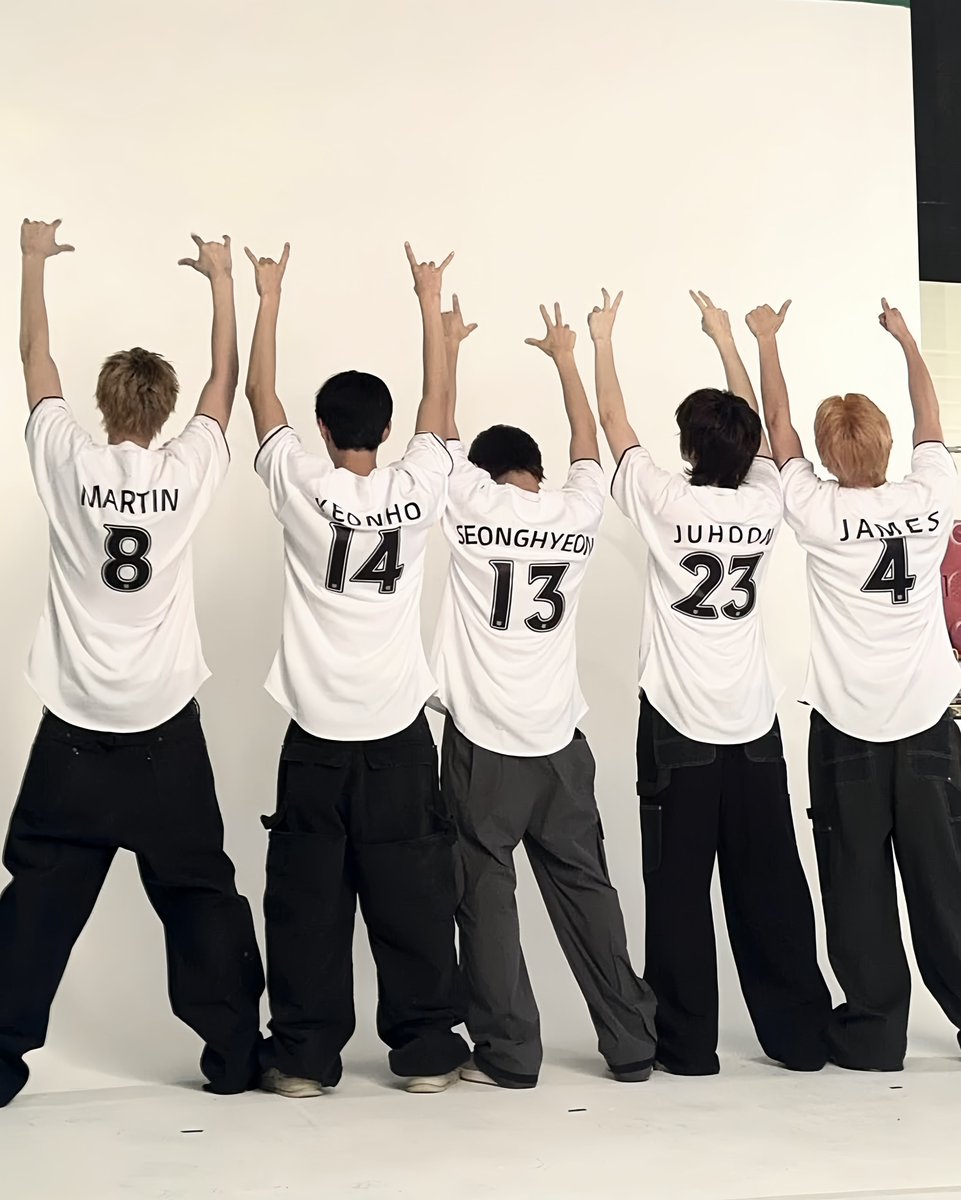 8kerdl ⭑ tweet media