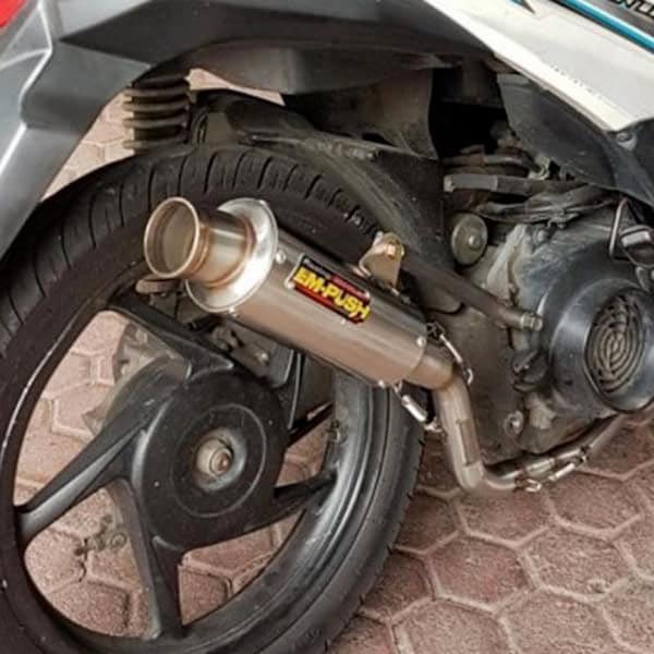 daripada ngeributin kenapa orang suka matcha, mending ngeributin orang kenapa suka knalpot bronk?

keren kaga, berisik dan nyebelin iya. udah gitu digeber-geber lagi. ganggu orang mau tidur malem-malem🫵