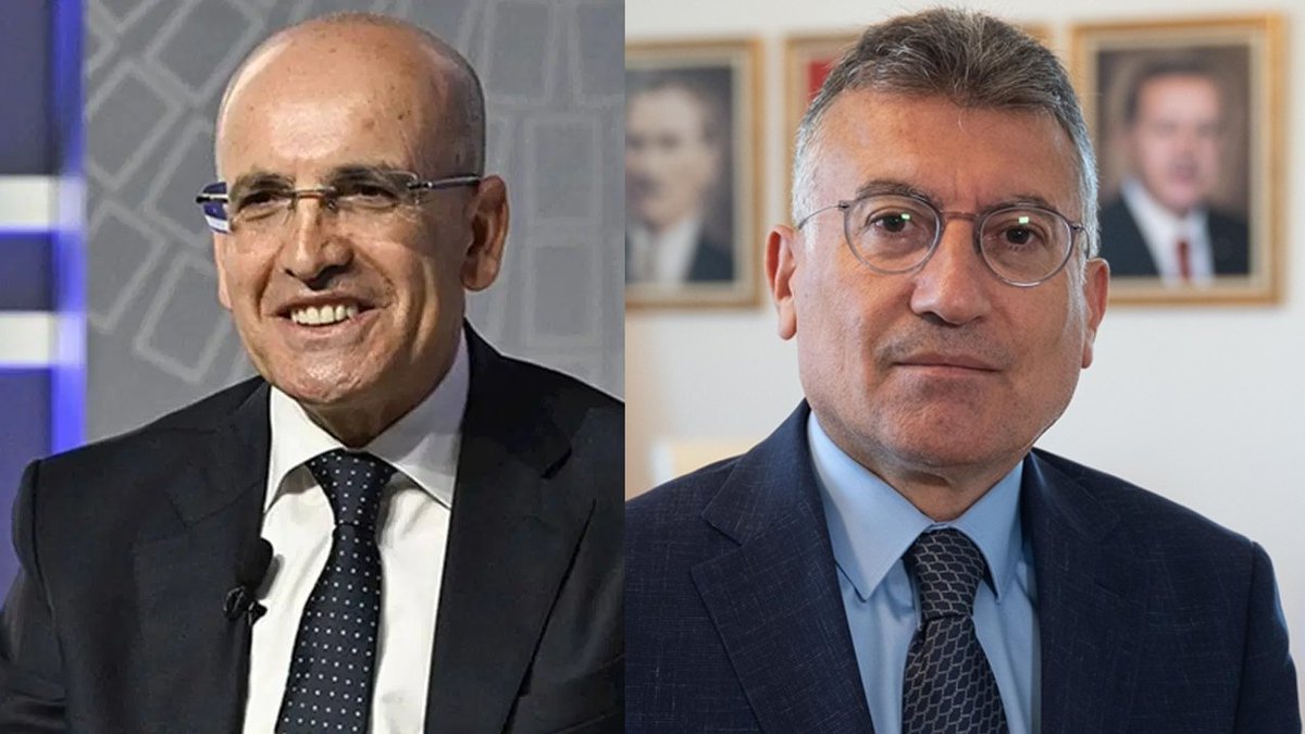 Bu iki açıklama aynı gün yapıldı.

Mehmet Şimşek:

"Yüksek gelirli ülkeler grubuna dahil olduk."

AKP Grup Başkanı Abdullah Güler:

"Kaynak üretmede zorlanıyoruz. Emeklilerin bayram ikramiyesine zam yapılmayacak"