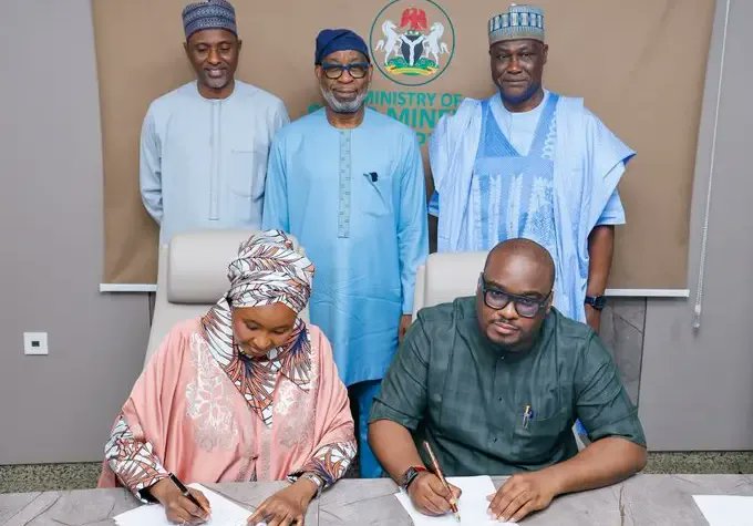 ElitesAfrica's tweet photo. Nigeria Secures $1.3B Deal for Alumina and Mining Growth
https://t.co/FvEjoG5GC2
#mallam #runtown #war https://t.co/Zoq4H1mTIe