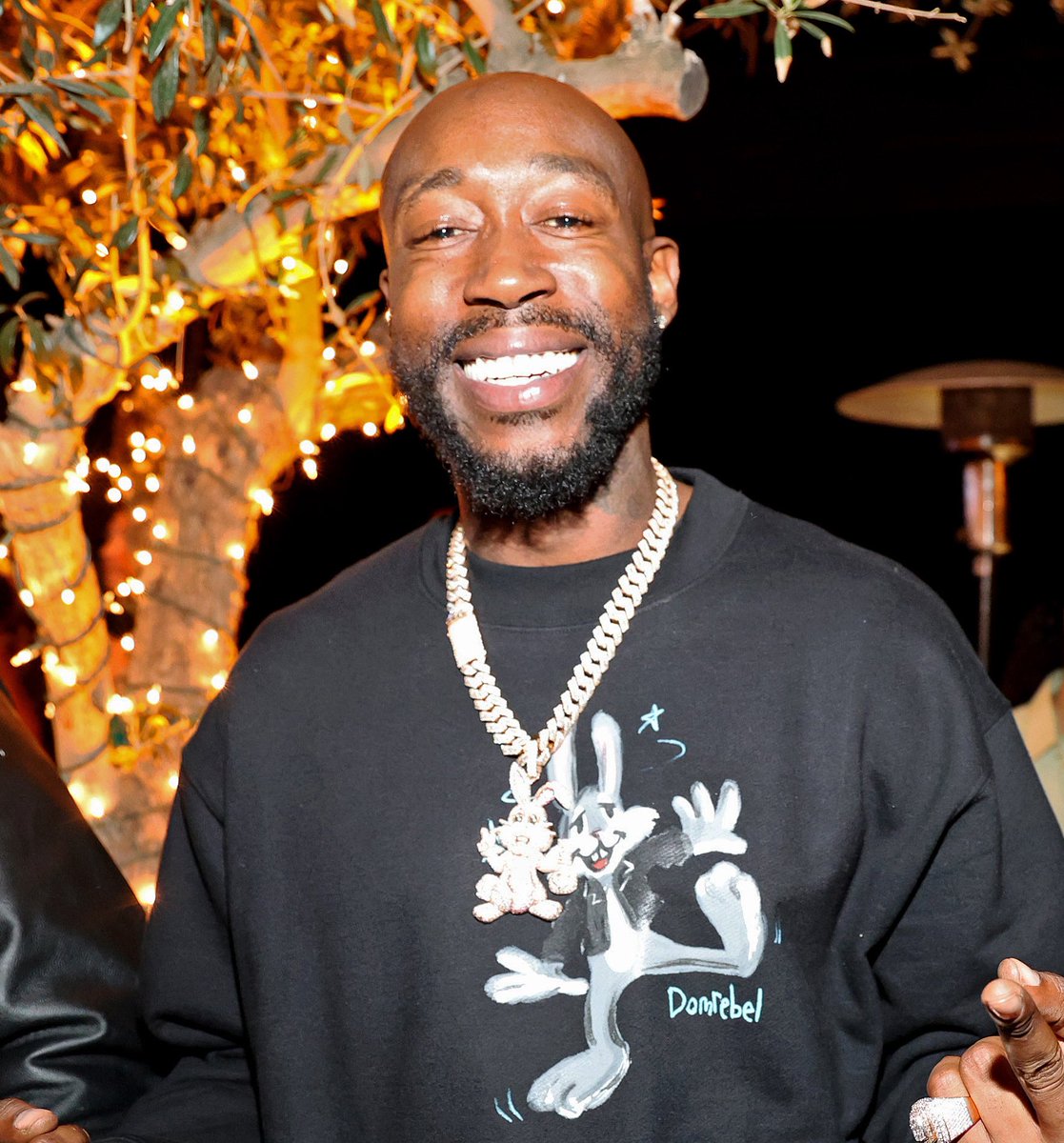 HotNewHipHop's tweet photo. Freddie Gibbs seemingly has a deluxe version of his 2024 album "You Only Die 1nce" on the way 💿🚨

This comes after multiple tracks have started to appear on Instagram Audio 👀 https://t.co/RwkKSM0Kye