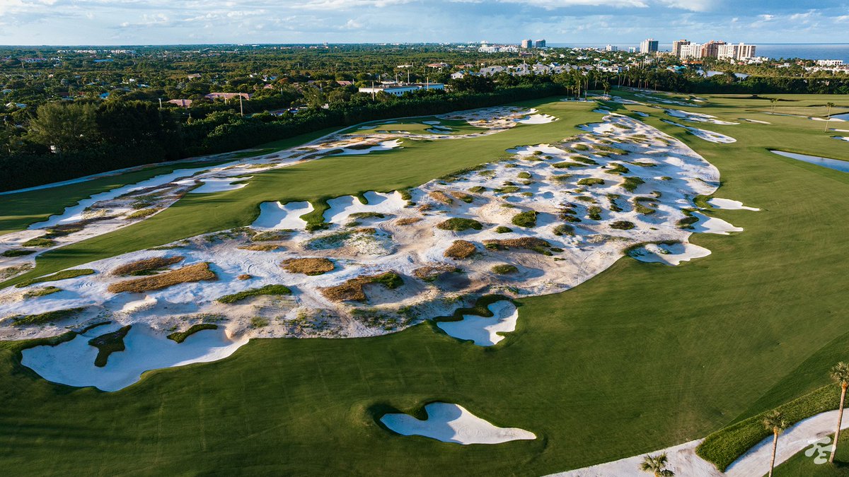 fried_egg_golf's tweet photo. Seminole Golf Club — simply sensational. https://t.co/dXnmHpixOu