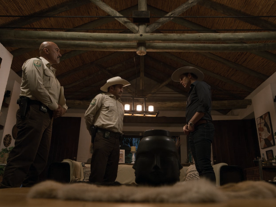 PasdeGavilanes's tweet photo. #PasiónDeGavilanes2 #PDG47 Óscar encubre a Romina para impedir que se descubran sus propias mentiras. https://t.co/5tS9VboEu2