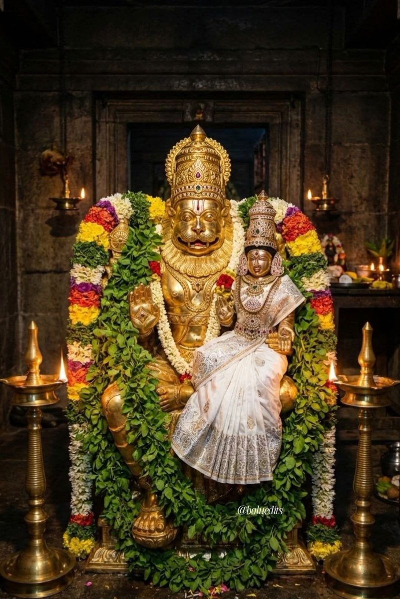 Shero_Girl's tweet photo. God is bound by the love of His devotee.

 Narayan Hari Govind 🌿 https://t.co/CUyNHCzjNK