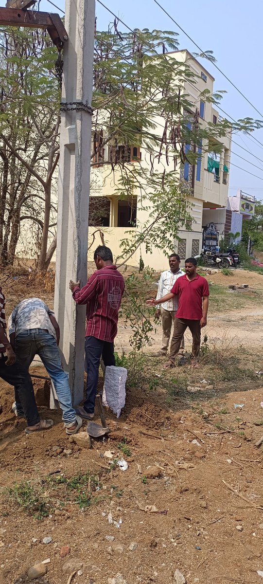 arshadboom4664's tweet photo. Installation of  9.1 meter  Poles for  11 kv line to new transformer  in 29 Ward Naseer Nagar.
@aimim_national @kausarmohiuddin https://t.co/EUGlMizz3v