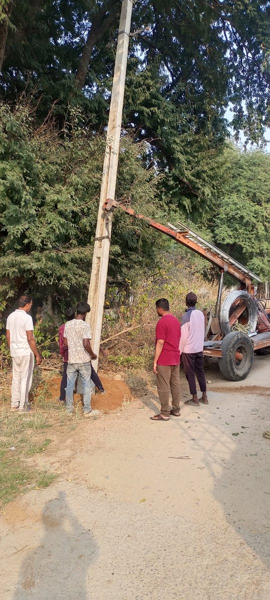 arshadboom4664's tweet photo. Installation of  9.1 meter  Poles for  11 kv line to new transformer  in 29 Ward Naseer Nagar.
@aimim_national @kausarmohiuddin https://t.co/EUGlMizz3v