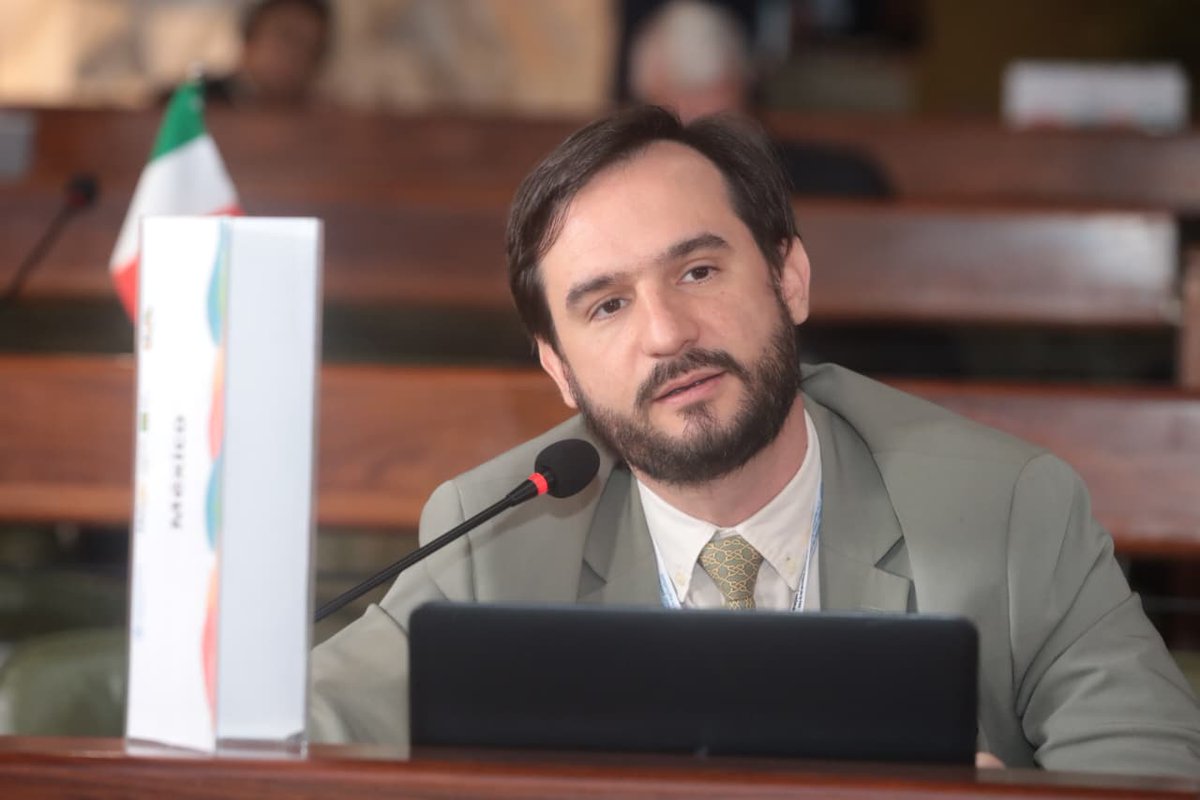 FAOMexico's tweet photo. 🇲🇽 México participa en la #LARC39 a través de Santiago Ruy, Coordinador General de Asuntos Internacionales de la Secretaría de @Agricultura_mex, quien reconoció los resultados de la @FAO en la región y reafirmó el compromiso con el Marco Estratégico 2022–2031 y las #4Mejoras. https://t.co/5uUCLRnz1n