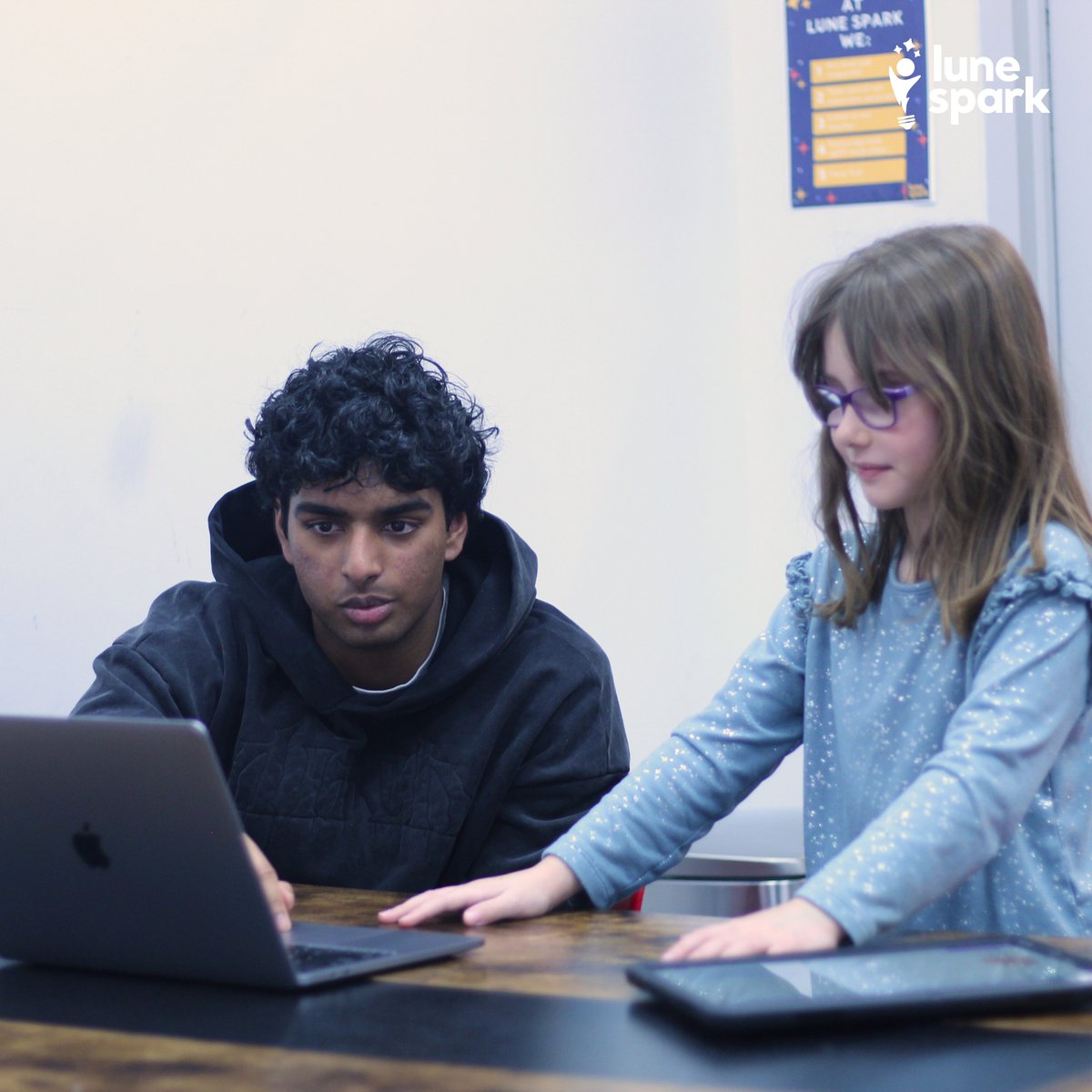 LuneSpark's tweet photo. Did you know we offer Video Game Design classes? Sign up TODAY on our website 🤩 🎮

#artscenter #arteducation #videogamedesign #design #videogame #digital #learning #artclasses #northcarolina #apex #hollysprings #chapelhill #raleigh https://t.co/IqsE24JUK0