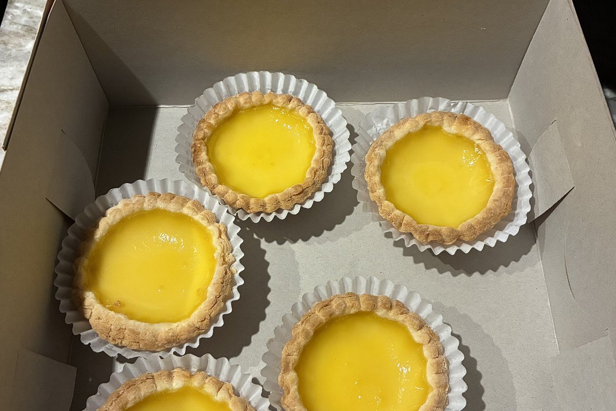 Happy celebration of Chinese New Year at Bally’s (Lincoln Downs)! Joint was jumping! Jacky’s and some Portuguese egg tarts to go! Chinese make wonderful Portuguese pastries!