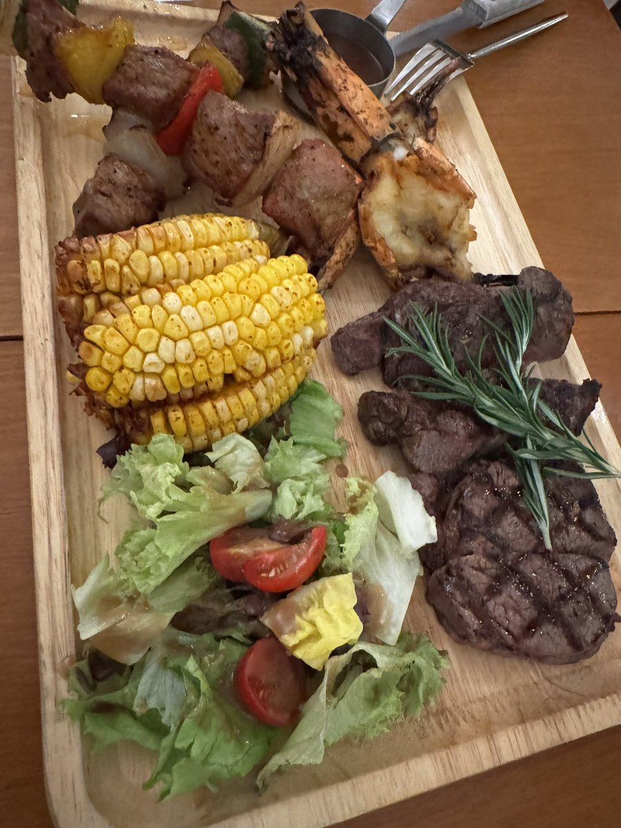 Profess_grp's tweet photo. 上個月，我們一群谷友在年初五享用西餐作開年飯，氣氛相當好🫶👍。

想加入我們群組的話，請pm簡單介紹自己學歷及職業，以及留line ID，再於line發放臉照。期待大家參加😊 https://t.co/Kszo637twc