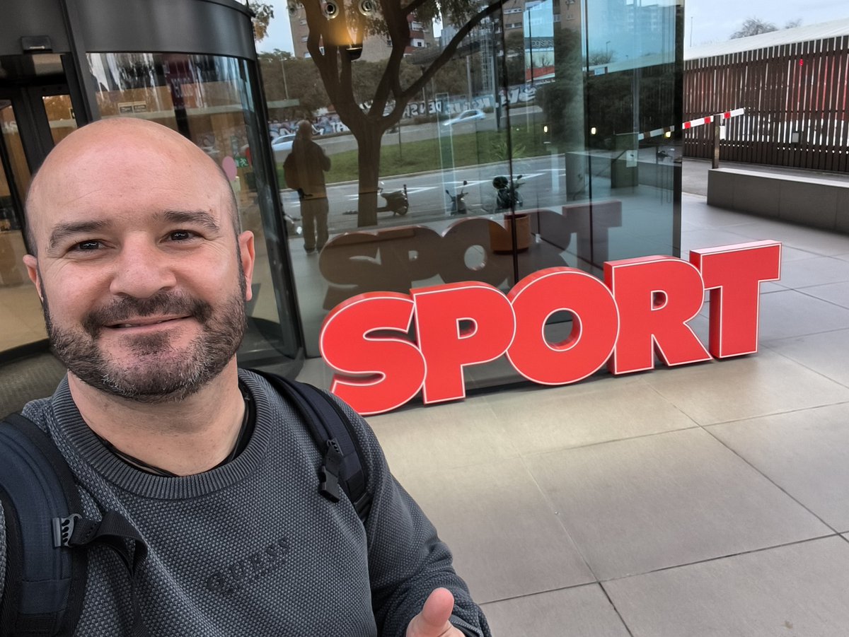 Jordi_Ferron's tweet photo. Desde las 18:30 en #LaPosesion de @sport con @DBR8 analizando las opciones que puede tener el Barça en la complicadísima eliminatoria de mañana ante el Atlético de Madrid.
💪🏼⚽ https://t.co/3kyyRi76CL
