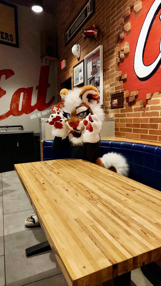 ✨SylviePon✨ tweet media