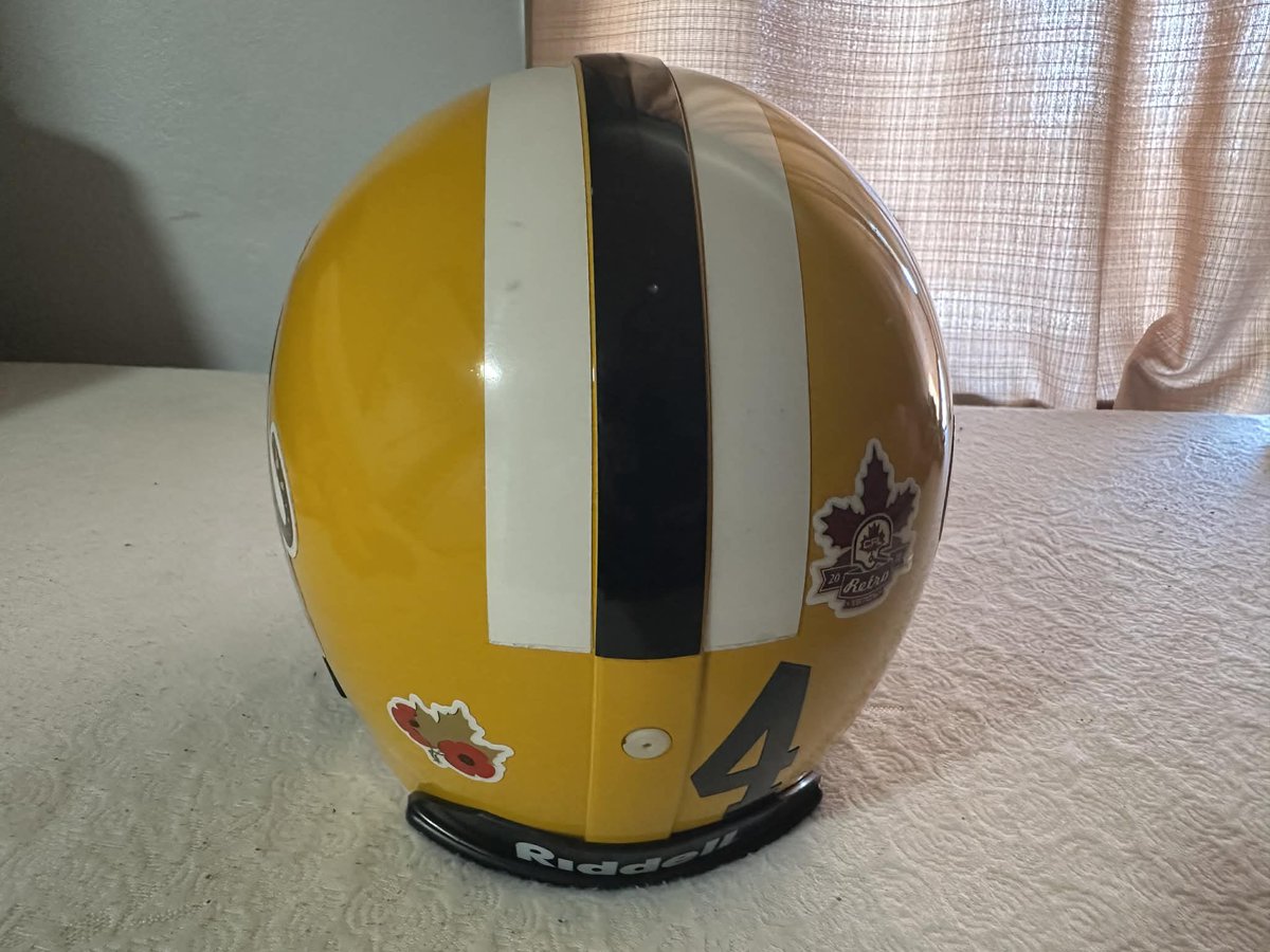 wally_walker's tweet photo. not to be outdone by #Argos fans, we have a #TiCats helmet &amp; pants available to be bid on. the helmet is signed by Sandro DeAngelis, who play with the Cats in 2010. Sandro won a #GreyCup with the #Stampeders in 2008, in which he kicked 5 field goals &amp; was named MOC. #CFLFFC #CFL https://t.co/HSlmWQyyjD