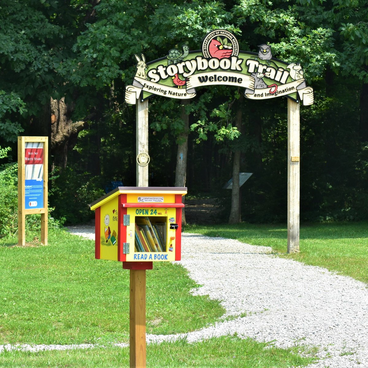 OHStateParks's tweet image. Oh, the stories you’ll stroll and the pages you’ll see 📚🌳

Celebrate #ReadAcrossAmericaDay on one of the 22 Storybook Trails at your Ohio state parks — where you read new pages as you walk!

Find a trail near you: ohiodnr.gov/go-and-do/fami…

@ohiodnr @ohheartofitall
