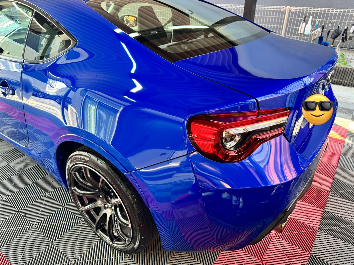 本日@s_i_saisarisu サイさんにリセット洗車して頂きました✨全体的に