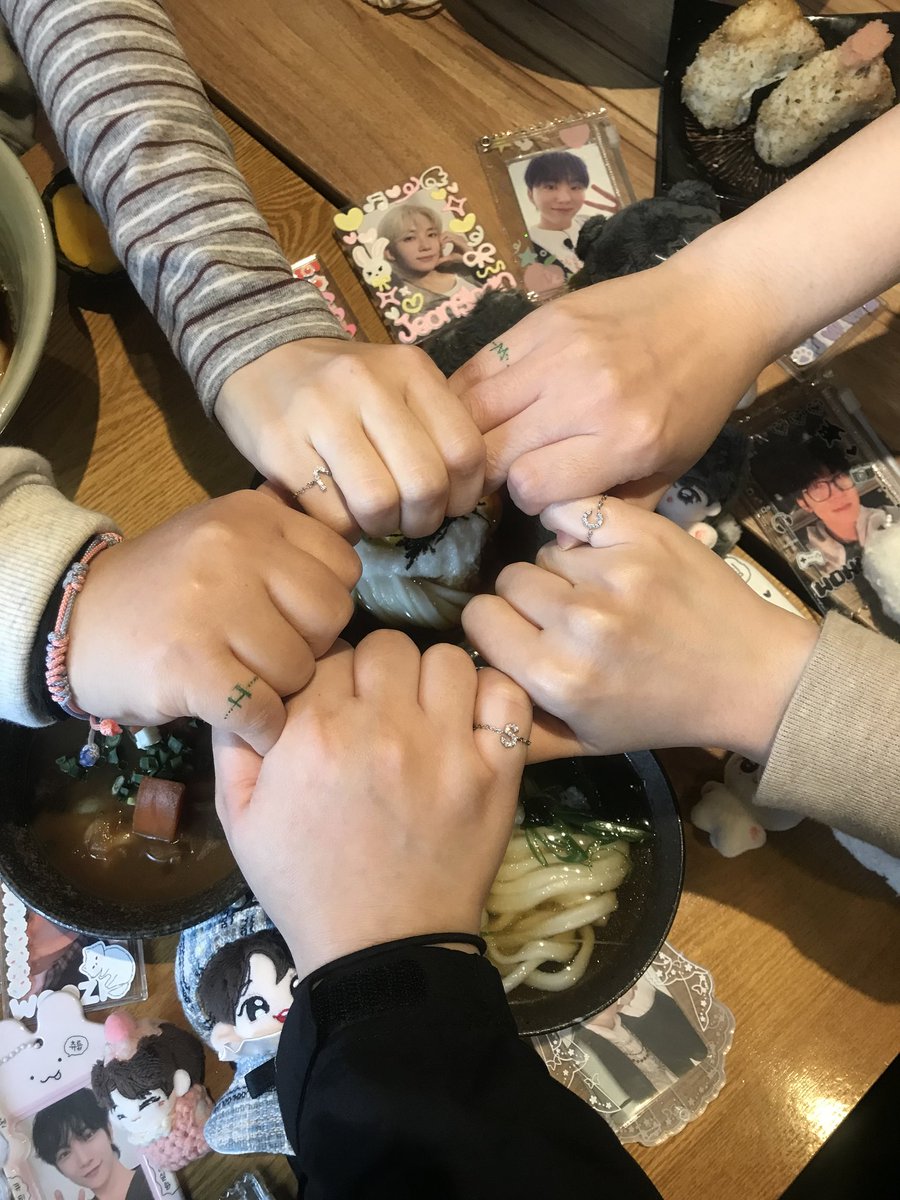 every_monmoo's tweet photo. 어제는 날씨가 그렇게 좋았는데 날씨 요괴들의 모임인걸까나.
그치만 겸둥이들 만나서 아주 즐거운 시간이었어여. 다음에도 재미있는 컨텐츠 부탁드립니다아. 용랑해🩷🩵 https://t.co/rNYzQsrO9v