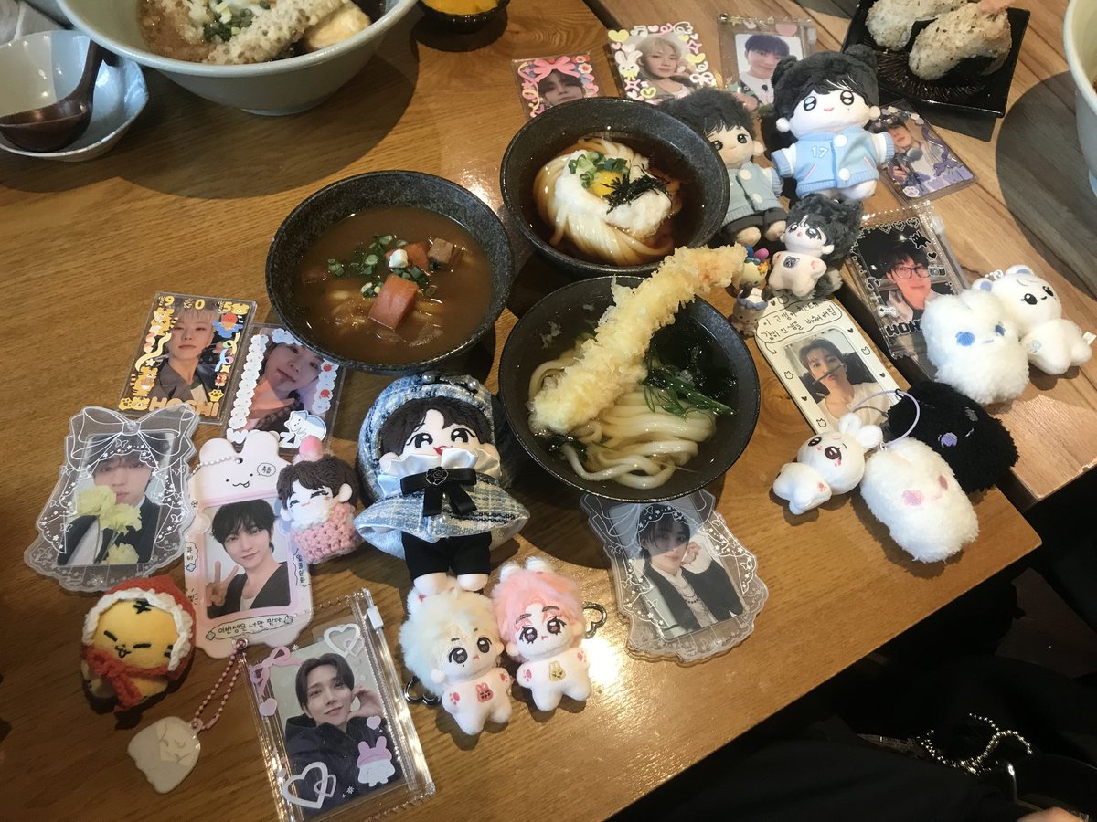 every_monmoo's tweet photo. 어제는 날씨가 그렇게 좋았는데 날씨 요괴들의 모임인걸까나.
그치만 겸둥이들 만나서 아주 즐거운 시간이었어여. 다음에도 재미있는 컨텐츠 부탁드립니다아. 용랑해🩷🩵 https://t.co/rNYzQsrO9v