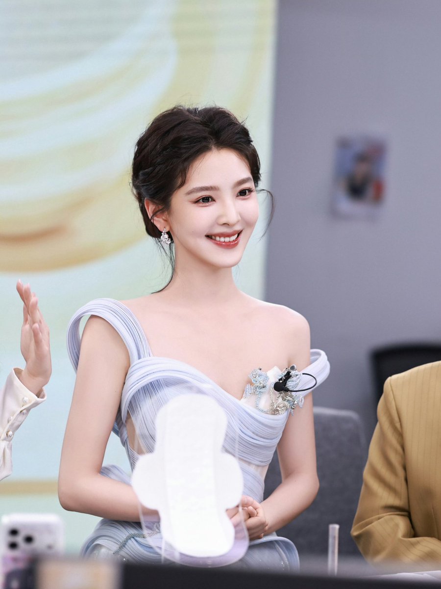 📸 260302 Zhang Ruonan Studio Update #ZhangRuonan #章若楠