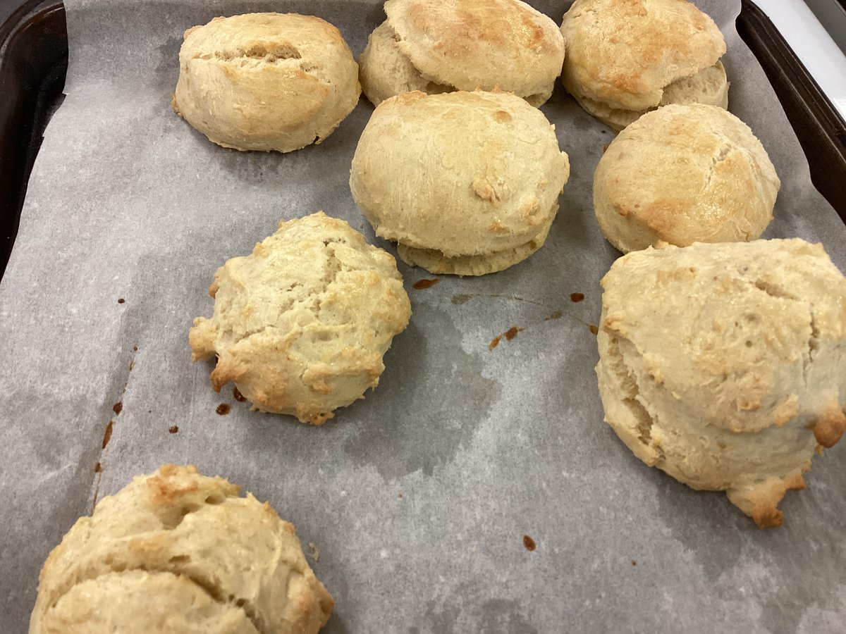 BeechwoodSchoo1's tweet image. Our Year 7 students proudly showcased their amazing (and delicious!) scones today 📷📷They did an incredible job. The smiles said it all! We’re so proud of their confidence, effort and teamwork.
Well done, Year 7! 
#Year7 #FoodTech #ProudMoment #FirstTimeCooking #BeechwoodSchool
