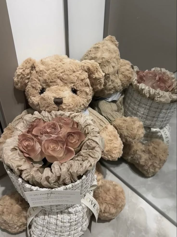 Necromeancer's tweet photo. ᅠ

Hiding somewhere after leaving something in front of your door. 🧸🤎

ᅠ https://t.co/b2lSXJTeZp