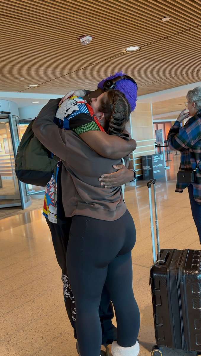 retiring from airport girlfriend duties 🔒❤️